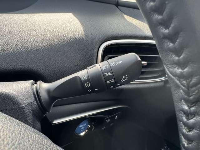 プリウス １．８　Ａ　プレミアム　Ｅ－Ｆｏｕｒ　４ＷＤ　メモリーナビゲーション　フルセグテレビ　バ（23枚目）