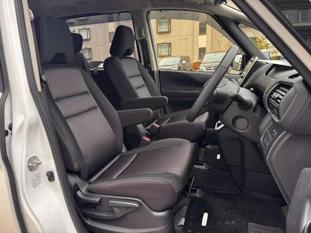 セレナ 2.0 ハイウェイスター Vセレクション 4WD 平成30年7月登録車 走行距離 約59500KM(18枚目)