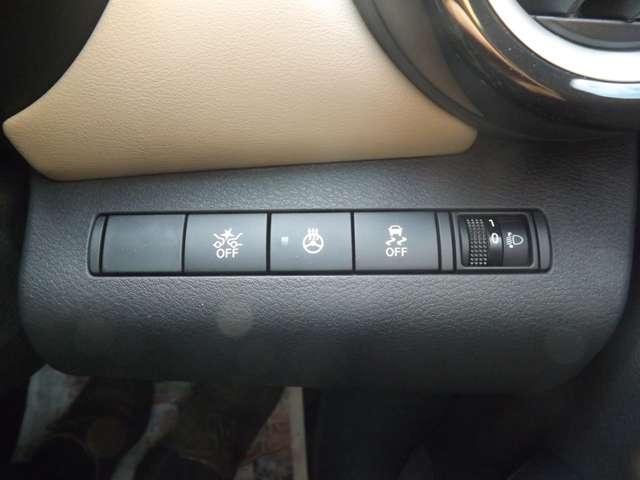 キックス １．２　Ｘ　ＦＯＵＲ　ツートーン　インテリアエディション（ｅ－ＰＯＷＥＲ）　４ＷＤ　プロパイロット　インテリジェントルームミ（6枚目）