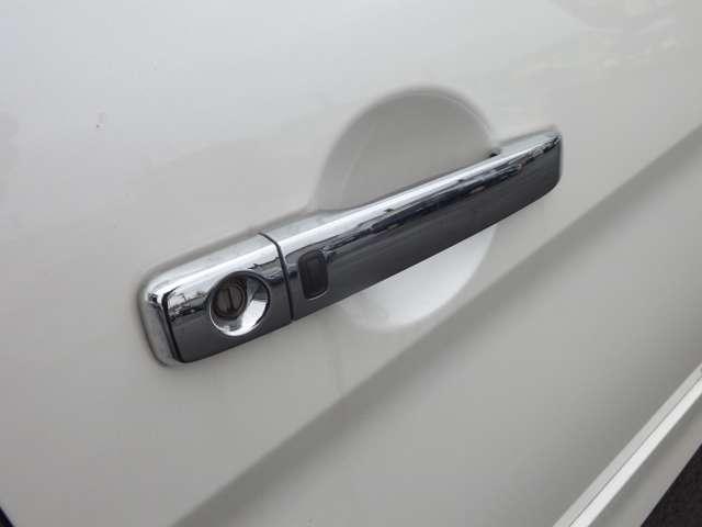 セレナ 2.0 ハイウェイスター V 4WD エマージェンシーブレーキ(13枚目)