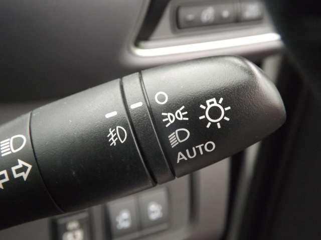 セレナ 2.0 ハイウェイスター V 4WD エマージェンシーブレーキ(15枚目)