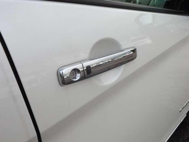 セレナ ２．０　Ｘ　ＶセレクションＩＩ　４ＷＤ　両側オートスライドドア（14枚目）