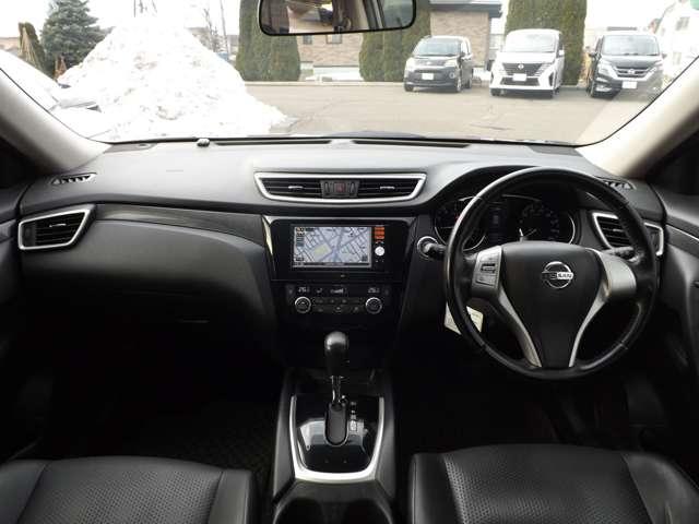 エクストレイル ２．０　２０Ｘ　２列車　４ＷＤ　メモリーナビゲーション　バックカメラ（4枚目）