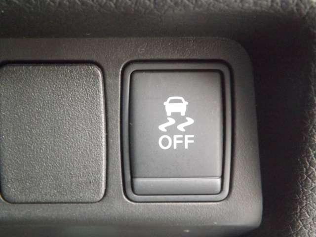 エクストレイル ２．０　２０Ｘ　２列車　４ＷＤ　メモリーナビゲーション　バックカメラ（10枚目）