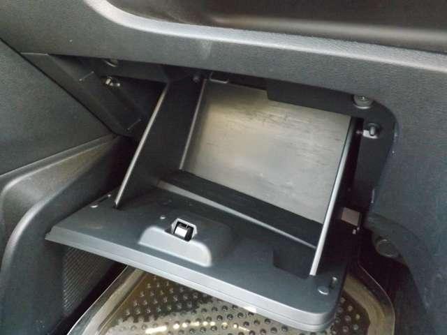 セレナ ２．０　ＸＶ　４ＷＤ　メモリーナビゲーション（28枚目）