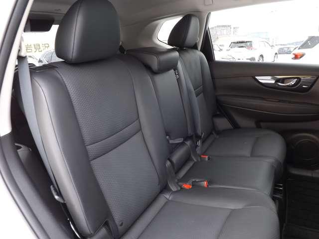 エクストレイル 2.0 20X 3列車 4WD 3列目シート メモリーナビゲーション(28枚目)