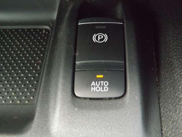 �y�p�[�L���O�A�V�X�g�z���Ԏ��Ƀn���h��������V�X�e���������ōs���̂ŁA�^�]��̓A�N�Z���ƃu���[�L�̑���ƁA���͂̈��S�m�F�ɐ�O���邱�Ƃ��ł��܂��B