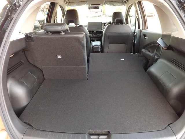 ��Ȃ̔w������͍��E�Ɨ����ē|���܂��B