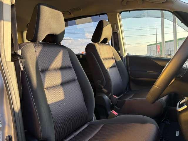 セレナ 2.0 ハイウェイスター 4WD プロパイロット 純正大型ナビ(4枚目)