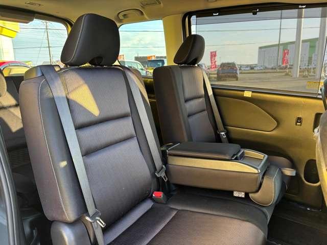 セレナ 2.0 ハイウェイスター 4WD プロパイロット 純正大型ナビ(6枚目)