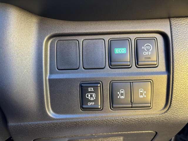 セレナ 2.0 ハイウェイスター 4WD プロパイロット 純正大型ナビ(12枚目)