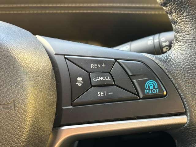 セレナ 2.0 ハイウェイスター 4WD プロパイロット 純正大型ナビ(17枚目)