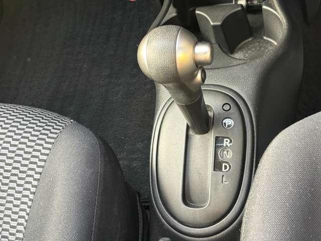 マーチ １．２　Ｘ　ＦＯＵＲ　４ＷＤ　純正メモリーナビ　エンジンスターター（11枚目）