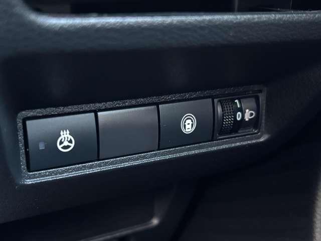 ノート １．２　Ｘ　ＦＯＵＲ　４ＷＤ　純正ディスプレイオーディオ（10枚目）