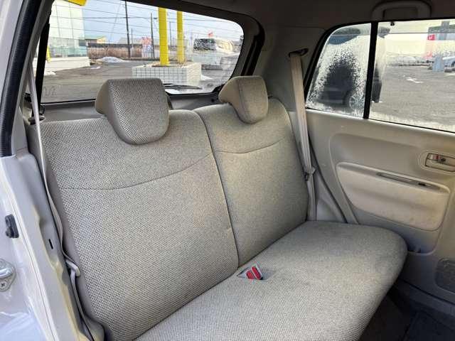 アルトラパン ６６０　Ｇ　オートギヤシフト　４ＷＤ　運転席シートヒーター　純正カーオーディオ（5枚目）