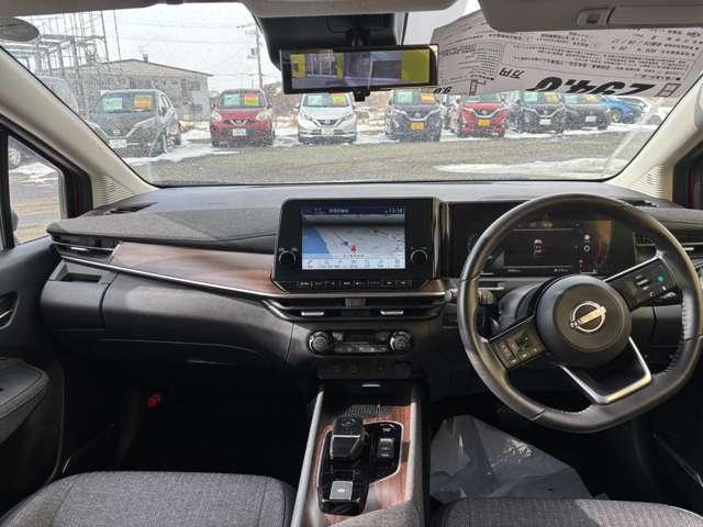 オーラ １．２　Ｇ　ＦＯＵＲ　４ＷＤ　メーカーナビ　ＢＯＳＥシステム（3枚目）