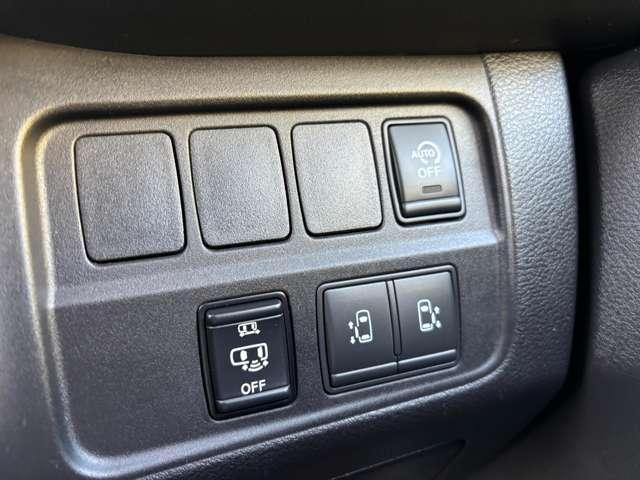 セレナ 2.0 ハイウェイスター VセレクションII 4WD メモリーナビ フリップダウンモニター(13枚目)