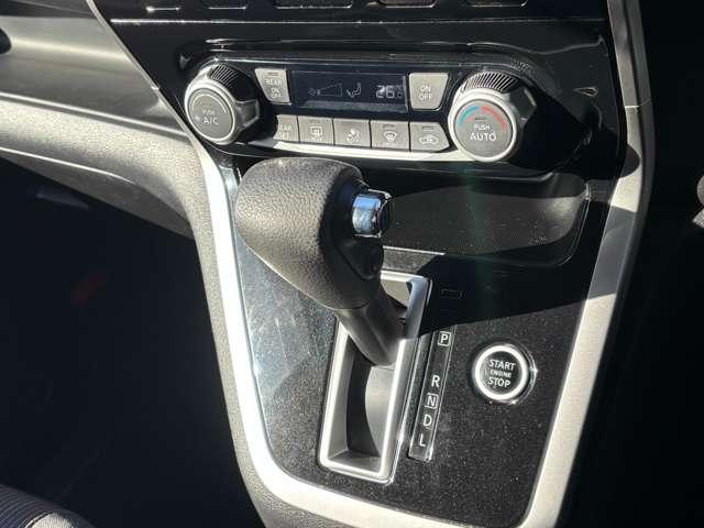 セレナ 2.0 ハイウェイスター VセレクションII 4WD メモリーナビ フリップダウンモニター(19枚目)