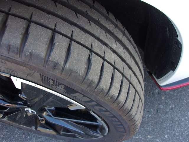 オーラ 1.2 NISMO チューンド e-POWER 4WD(13枚目)