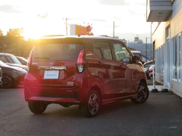 デイズ ハイウェイスター　Ｘ　当社試乗車アップ　アラウンドビューモニター　衝突軽減ブレーキ　横滑り防止装置　車線逸脱警報　前席シートヒーター　ステアリングヒーター　ＬＥＤヘッドライト（4枚目）