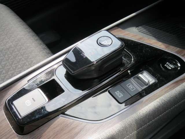 オーラ １．２　Ｇ　ＦＯＵＲ　４ＷＤ　プロパイロット　ナビ（14枚目）