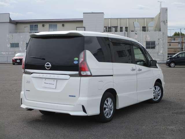セレナ ２．０　ハイウェイスター　ＶセレクションＩＩ　４ＷＤ　フルセグナビ　アラウンドビューモニター（2枚目）