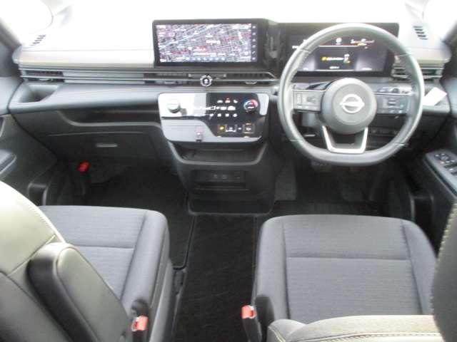 セレナ ２．０　ハイウェイスターＶ　４ＷＤ　メーカーナビゲーション　アラウンドビュー（3枚目）