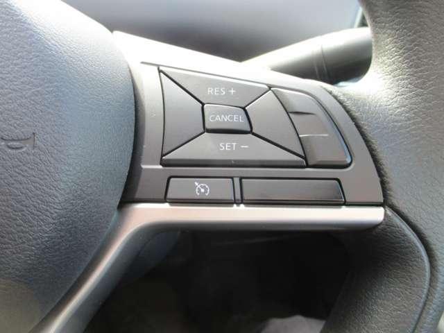 セレナ 2.0 X 4WD 低速衝突被害軽減ブレーキ横滑り防止アラウ(11枚目)