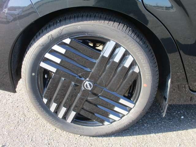 オーラ １．２　Ｇ　ＦＯＵＲ　４ＷＤ　社用車アップ低速衝突被害軽減ブレーキ横滑（18枚目）