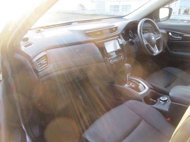 エクストレイル ２．０　２０Ｘ　２列車　４ＷＤ　低速衝突被害軽減ブレーキ　横滑り防止（15枚目）