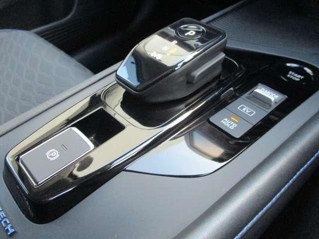 ノート 1.2 AUTECH クロスオーバー FOUR 4WD 低速衝突被害軽減ブレーキ横滑り防止アラウ(9枚目)