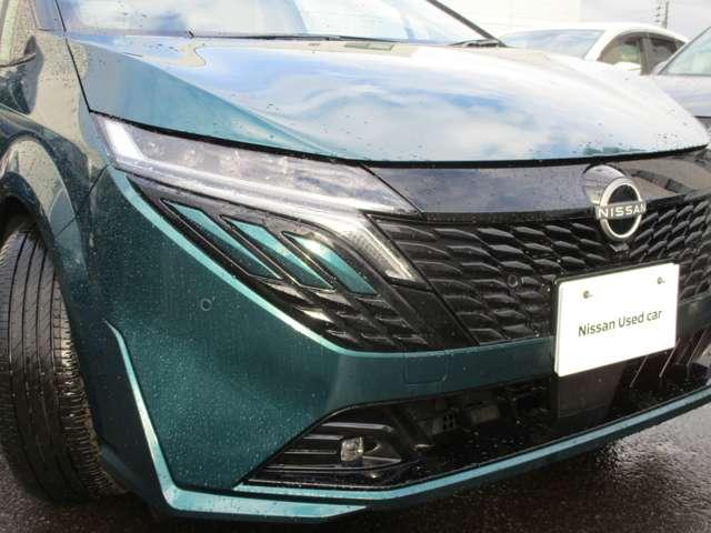 オーラ １．２　Ｇ　ＦＯＵＲ　４ＷＤ　低速衝突軽減ブレーキ横滑り防止装置社用車（9枚目）