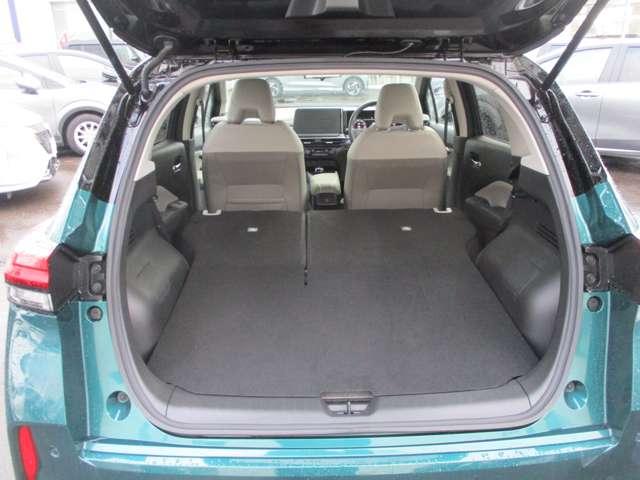 オーラ １．２　Ｇ　ＦＯＵＲ　４ＷＤ　低速衝突軽減ブレーキ横滑り防止装置社用車（12枚目）