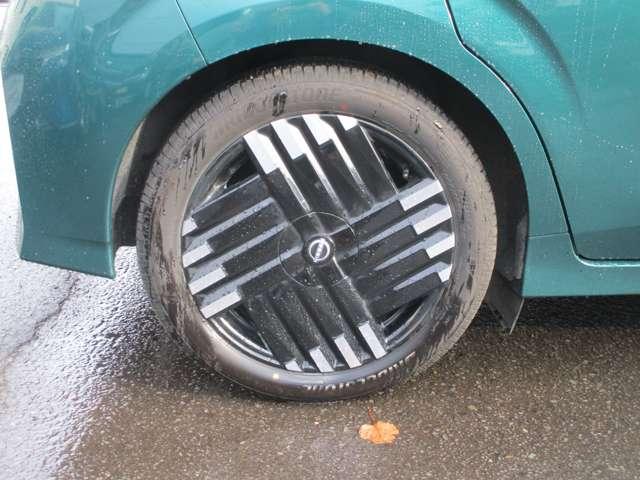 オーラ １．２　Ｇ　ＦＯＵＲ　４ＷＤ　低速衝突軽減ブレーキ横滑り防止装置社用車（17枚目）