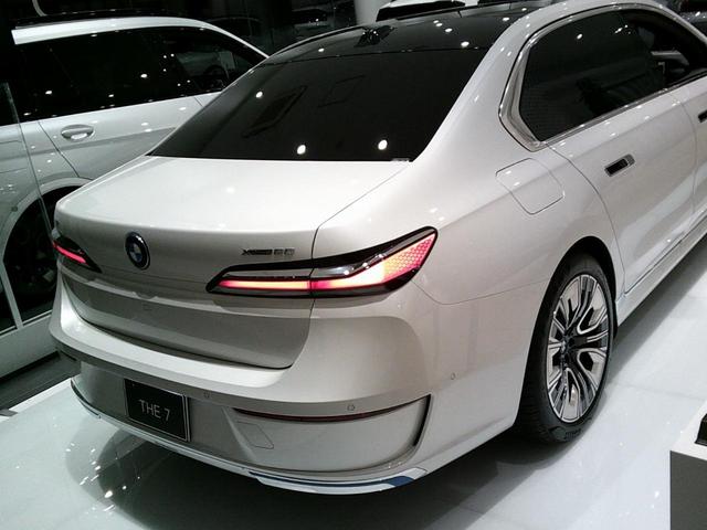 ＢＭＷ ｉ７