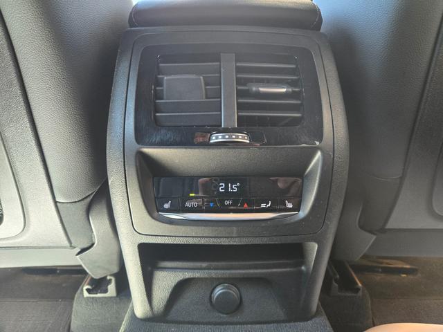 Ｘ３ ｘＤｒｉｖｅ　２０ｄ　Ｍスポーツ　認定中古車　レザーシート　地デジ　アンビエントライト　シートヒーター　リアビューカメラ　電動シート　Ｂｌｕｅｔｏｏｔｈオーディオ　オートホールド　ＥＴＣ内蔵ルームミラー（5枚目）