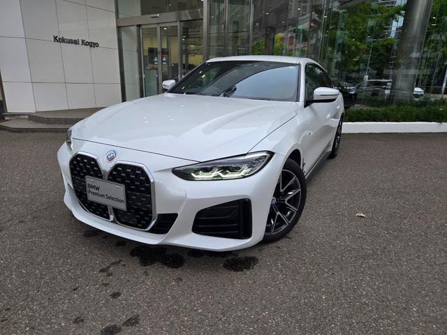 ４シリーズ ４２０ｄ　ｘＤｒｉｖｅグランクーペ　Ｍスポーツ　認定中古車　レザーシート　リアビューカメラ　Ｂｌｕｅｔｏｏｔｈオーディオ　アンビエントライト　ＨＤＤナビ　電動テールゲート　シートヒーター　アクティブクルーズコントロール　オートホールド（3枚目）