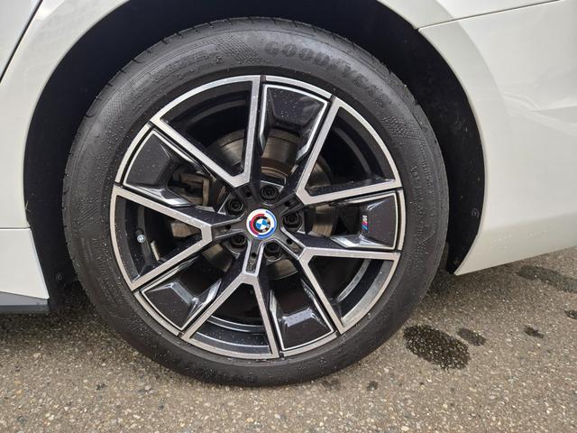 ４シリーズ ４２０ｄ　ｘＤｒｉｖｅグランクーペ　Ｍスポーツ　認定中古車　レザーシート　リアビューカメラ　Ｂｌｕｅｔｏｏｔｈオーディオ　アンビエントライト　ＨＤＤナビ　電動テールゲート　シートヒーター　アクティブクルーズコントロール　オートホールド（22枚目）