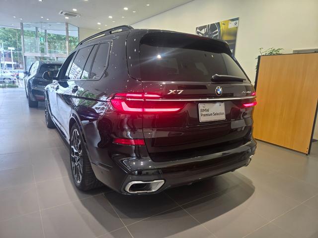Ｘ７ ｘＤｒｉｖｅ　４０ｄ　Ｍスポーツ　認定中古車　サンルーフ　７人乗り　シートヒーター　ＨａｒｍａｎＫａｒｄｏｎ　アクティブクルーズコントロール　ヘッドアップディスプレイ　マッサージシート　ソフトクローズドア　保温保冷カップホルダ（4枚目）