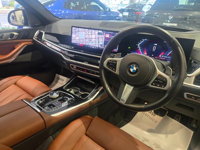 Ｘ７ ｘＤｒｉｖｅ　４０ｄ　Ｍスポーツ　認定中古車　サンルーフ　７人乗り　シートヒーター　ＨａｒｍａｎＫａｒｄｏｎ　アクティブクルーズコントロール　ヘッドアップディスプレイ　マッサージシート　ソフトクローズドア　保温保冷カップホルダ（8枚目）