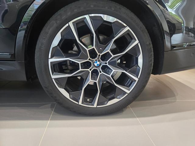 Ｘ７ ｘＤｒｉｖｅ　４０ｄ　Ｍスポーツ　認定中古車　サンルーフ　７人乗り　シートヒーター　ＨａｒｍａｎＫａｒｄｏｎ　アクティブクルーズコントロール　ヘッドアップディスプレイ　マッサージシート　ソフトクローズドア　保温保冷カップホルダ（9枚目）