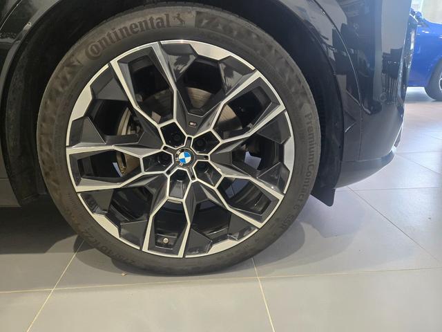 Ｘ７ ｘＤｒｉｖｅ　４０ｄ　Ｍスポーツ　認定中古車　サンルーフ　７人乗り　シートヒーター　ＨａｒｍａｎＫａｒｄｏｎ　アクティブクルーズコントロール　ヘッドアップディスプレイ　マッサージシート　ソフトクローズドア　保温保冷カップホルダ（12枚目）