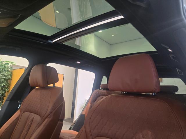 Ｘ７ ｘＤｒｉｖｅ　４０ｄ　Ｍスポーツ　認定中古車　サンルーフ　７人乗り　シートヒーター　ＨａｒｍａｎＫａｒｄｏｎ　アクティブクルーズコントロール　ヘッドアップディスプレイ　マッサージシート　ソフトクローズドア　保温保冷カップホルダ（32枚目）