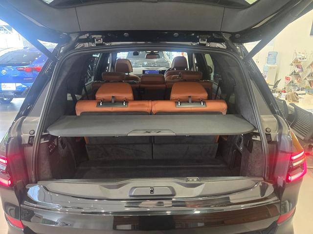 Ｘ７ ｘＤｒｉｖｅ　４０ｄ　Ｍスポーツ　認定中古車　サンルーフ　７人乗り　シートヒーター　ＨａｒｍａｎＫａｒｄｏｎ　アクティブクルーズコントロール　ヘッドアップディスプレイ　マッサージシート　ソフトクローズドア　保温保冷カップホルダ（41枚目）