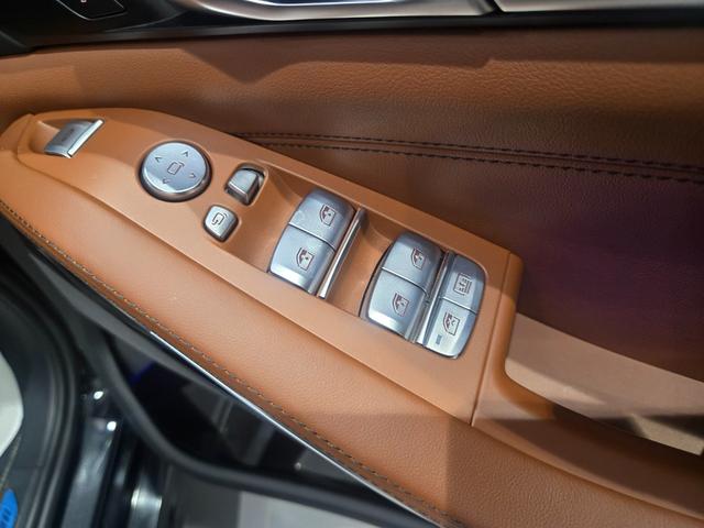 Ｘ７ ｘＤｒｉｖｅ　４０ｄ　Ｍスポーツ　認定中古車　サンルーフ　７人乗り　シートヒーター　ＨａｒｍａｎＫａｒｄｏｎ　アクティブクルーズコントロール　ヘッドアップディスプレイ　マッサージシート　ソフトクローズドア　保温保冷カップホルダ（51枚目）