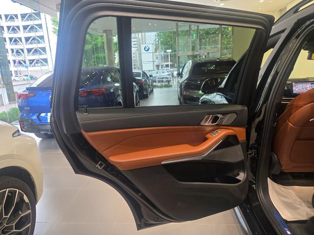 Ｘ７ ｘＤｒｉｖｅ　４０ｄ　Ｍスポーツ　認定中古車　サンルーフ　７人乗り　シートヒーター　ＨａｒｍａｎＫａｒｄｏｎ　アクティブクルーズコントロール　ヘッドアップディスプレイ　マッサージシート　ソフトクローズドア　保温保冷カップホルダ（60枚目）