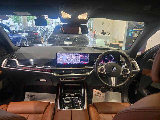 Ｘ７ ｘＤｒｉｖｅ　４０ｄ　Ｍスポーツ　認定中古車　サンルーフ　７人乗り　シートヒーター　ＨａｒｍａｎＫａｒｄｏｎ　アクティブクルーズコントロール　ヘッドアップディスプレイ　マッサージシート　ソフトクローズドア　保温保冷カップホルダ（61枚目）