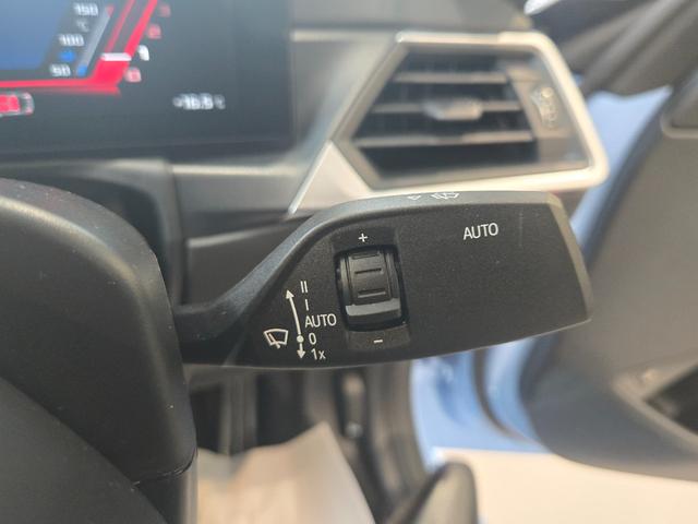 札幌の北１条通り沿いに面しているＢＭＷの看板が目印です。札幌中心部から西（北海道神宮）に向かう途中知事公館手前にございます。遠方の方はお気軽にお電話頂ければご案内致します。