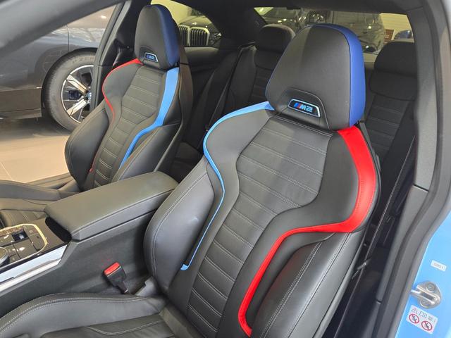 札幌の北１条通り沿いに面しているＢＭＷの看板が目印です。札幌中心部から西（北海道神宮）に向かう途中知事公館手前にございます。遠方の方はお気軽にお電話頂ければご案内致します。