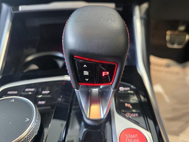 札幌の北１条通り沿いに面しているＢＭＷの看板が目印です。札幌中心部から西（北海道神宮）に向かう途中知事公館手前にございます。遠方の方はお気軽にお電話頂ければご案内致します。